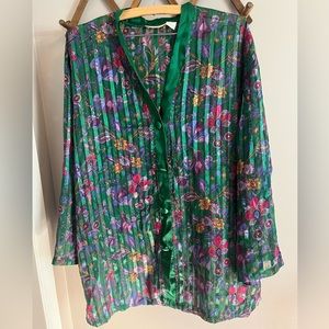 Vintage gold label Victoria’s Secret lounge shirt